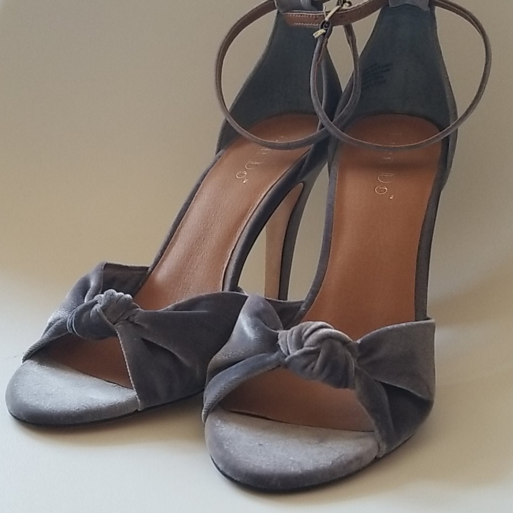 NWOB Anthropologie Lien Do Sz 9 Velvet Gray Heels